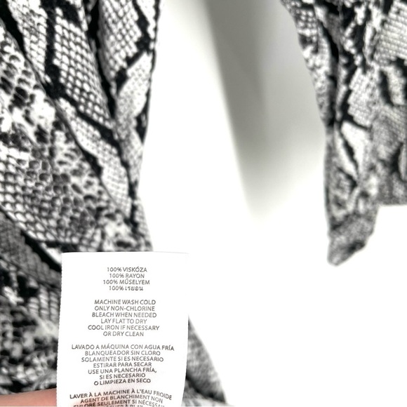 Michael Michael Kors MK Snake Print Blouse Top - Picture 6 of 6